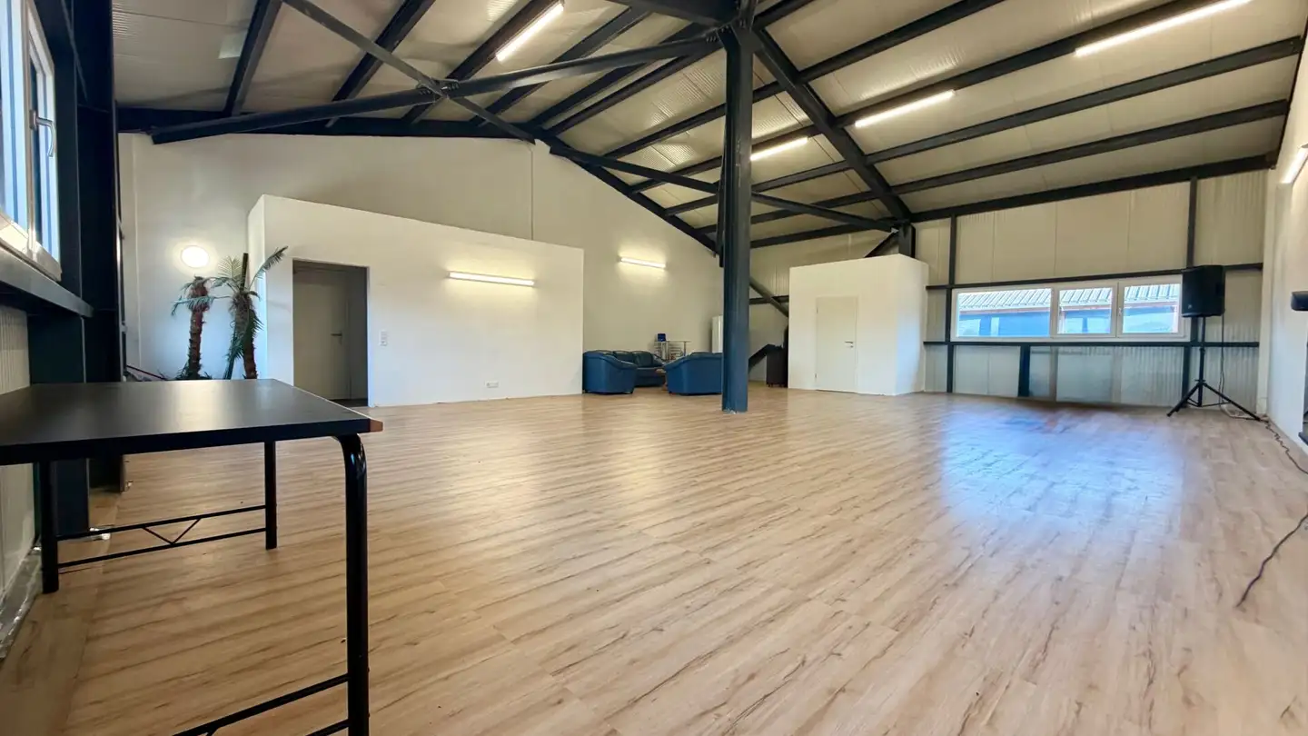 Office space for rent - 1723 Marly - Photo 4