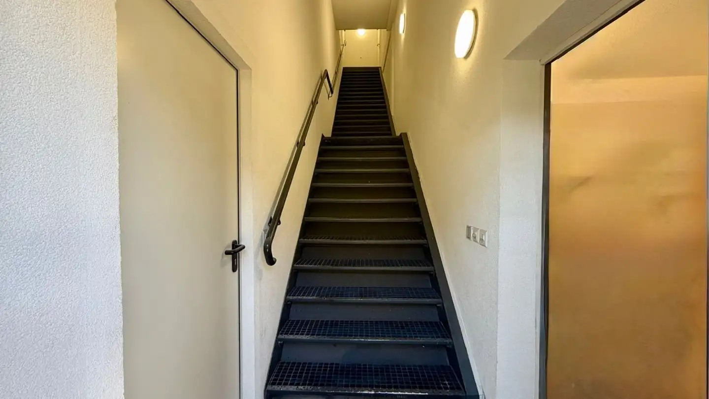 Office space for rent - 1723 Marly - Photo 2