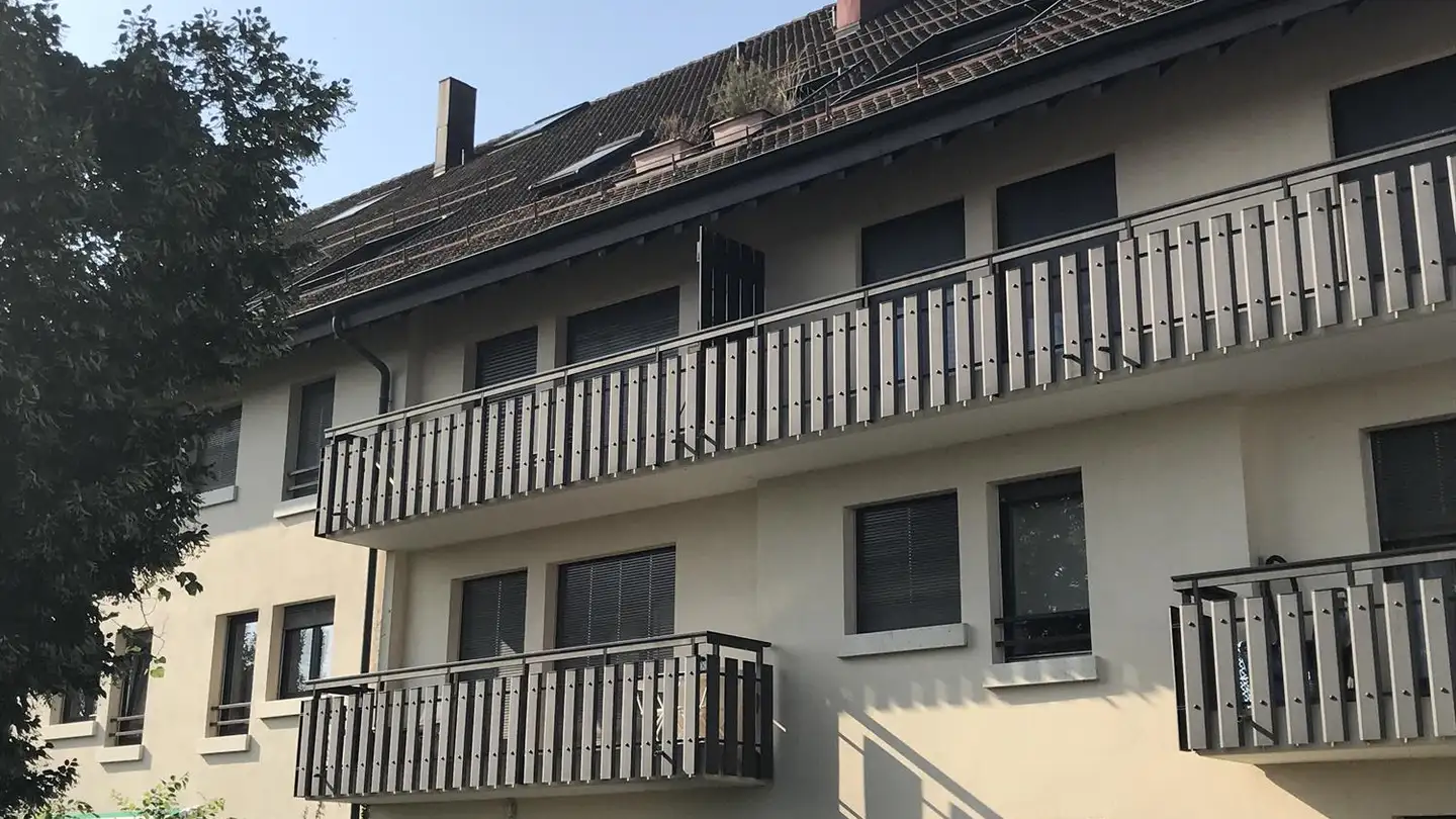 Single garage for rent - Chemin Du Pré Puits 32, 1246 Corsier GE