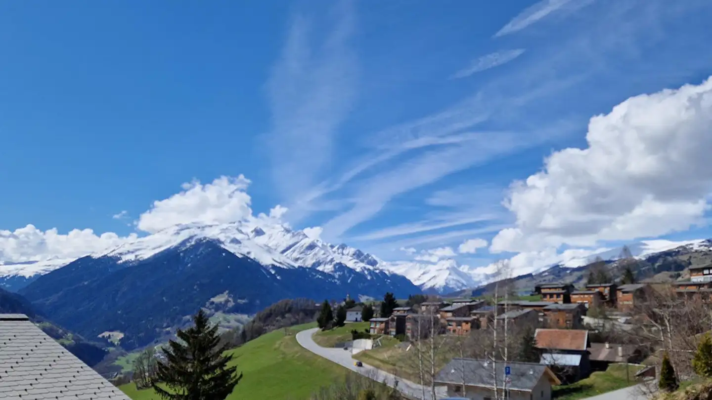 Appartamento in affitto - Via Crest La Geina 132q, 7142 Cumbel - Photo 2