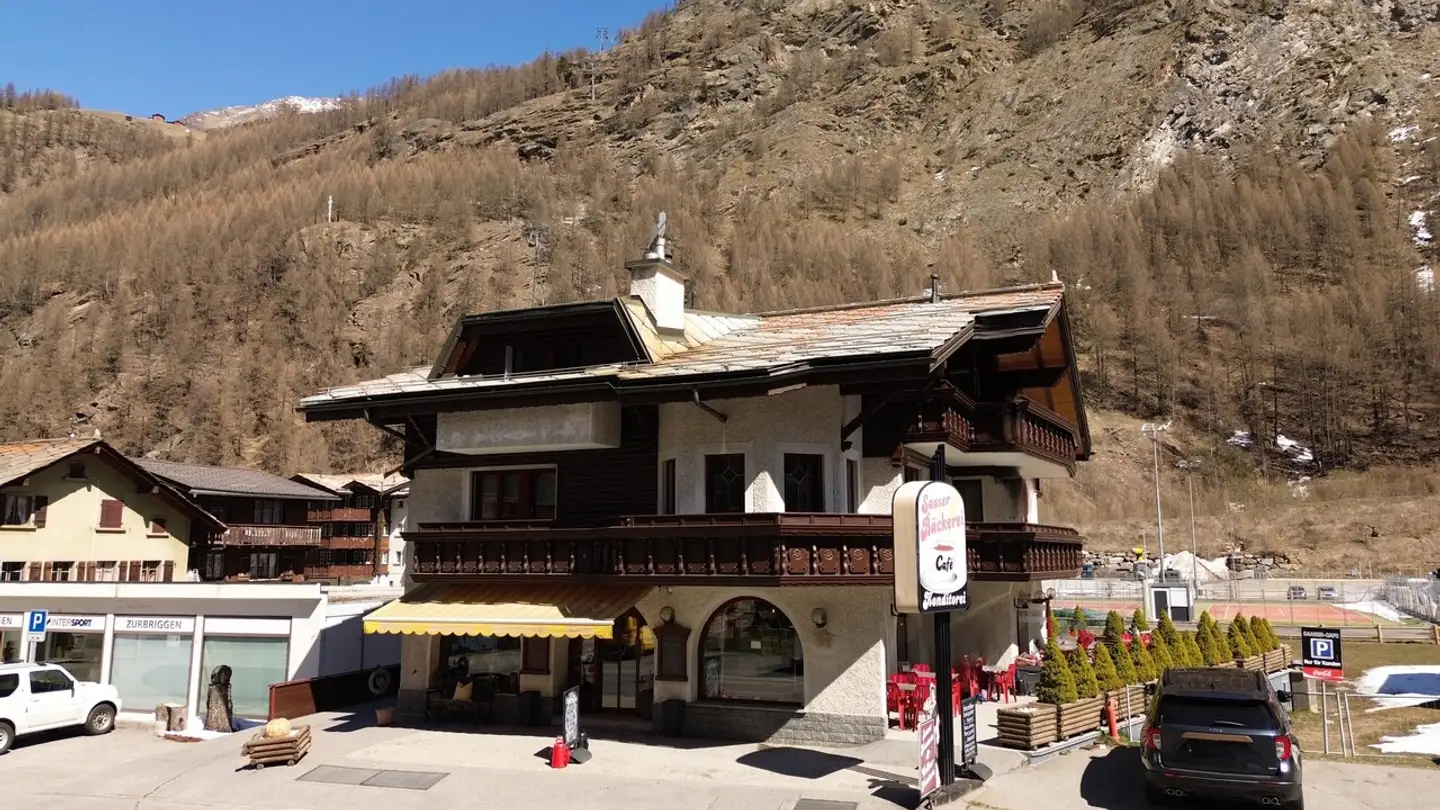 Hotel for sale - Saastalstrasse 247, 3910 Saas-Grund - Photo 2