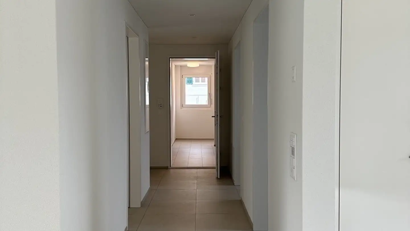 Commercial for rent - 8856 Tuggen