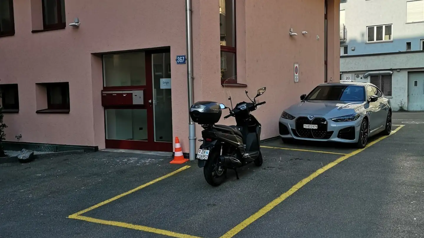 Parcheggio esterno in affitto - Schaffhauserstrasse 367, 8050 Zürich