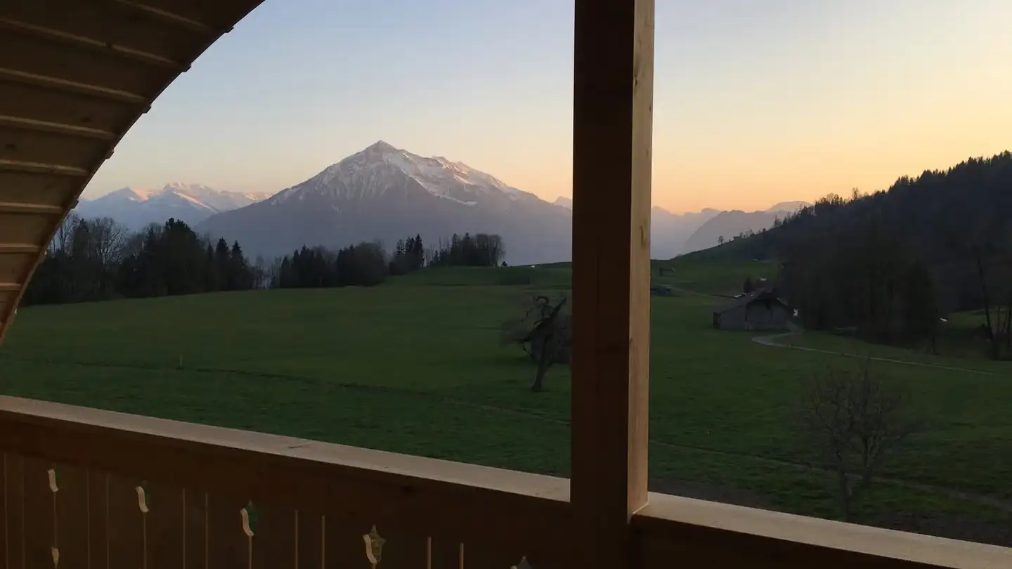 Attique à louer - Zelgliweg 12, 3657 Schwanden (Sigriswil)