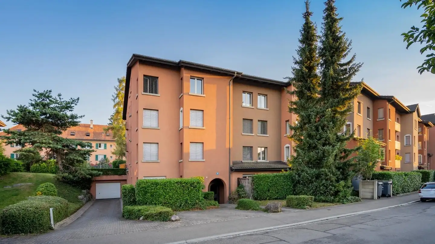 Indoor motorbike parking space for rent - Berninastrasse 13, 8057 Zürich