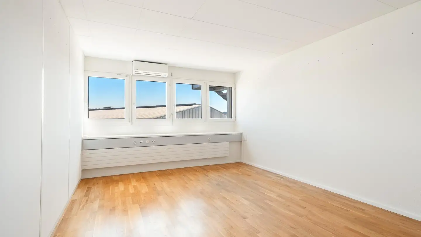 Spazio ufficio in affitto - Mandachstrasse 52, 8155 Niederhasli - Photo 3