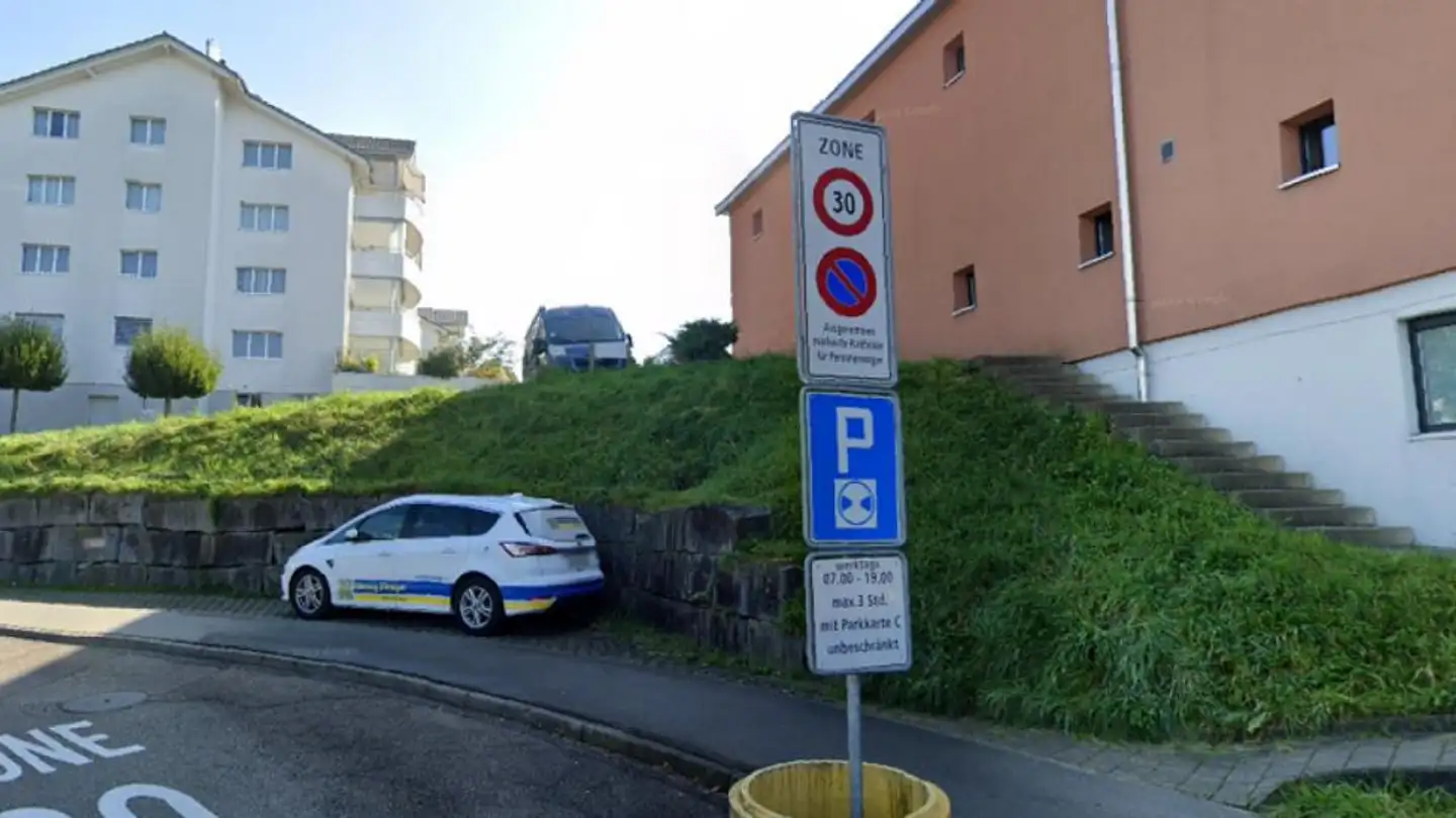 Parkplatz im Freien mieten - Ober-Kapf 1a, 6020 Emmenbrücke