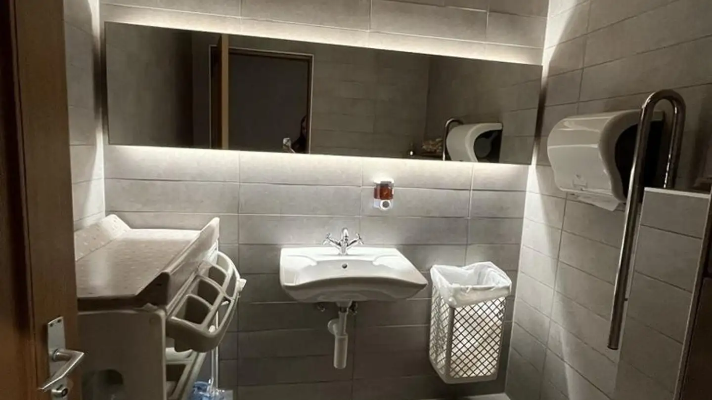 Commerciale in affitto - Rue Bournot 33, 2400 Le Locle - Foto 4