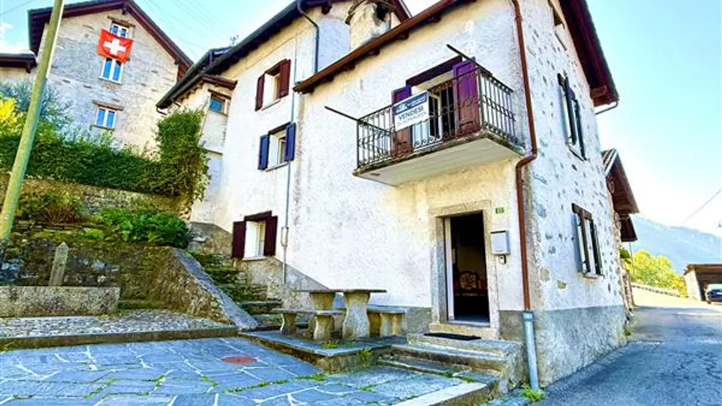 Casa a schiera in vendita - Via Crup, 6657 Palagnedra