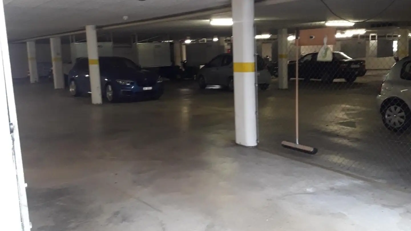 Underground parking space for rent - Winkelriedstrasse 13, 8200 Schaffhausen