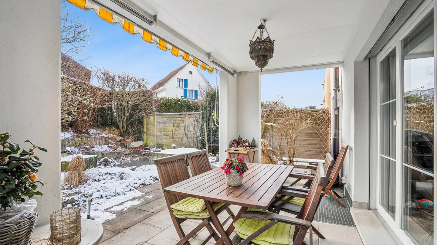 Stepped house for sale - 8706 Meilen