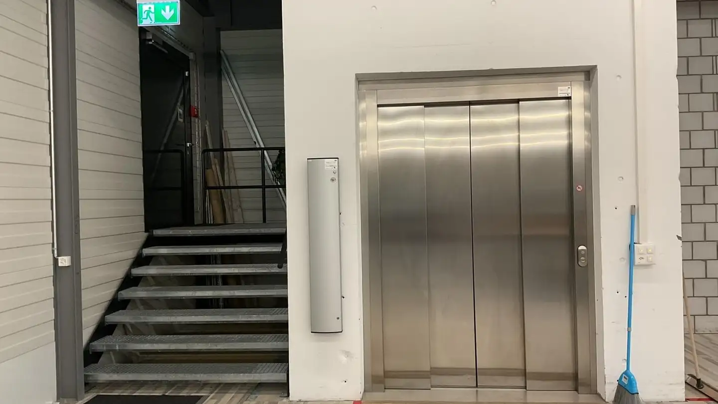 Commercial à louer - Bernstrasse 36, 3175 Flamatt