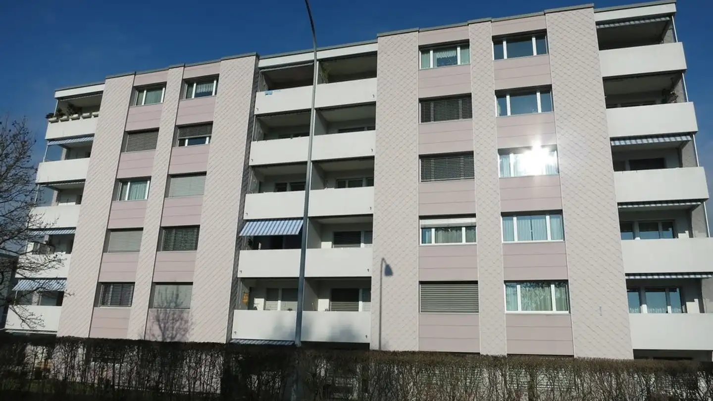 Parkplatz im Freien mieten - Auenring 1, 8303 Bassersdorf