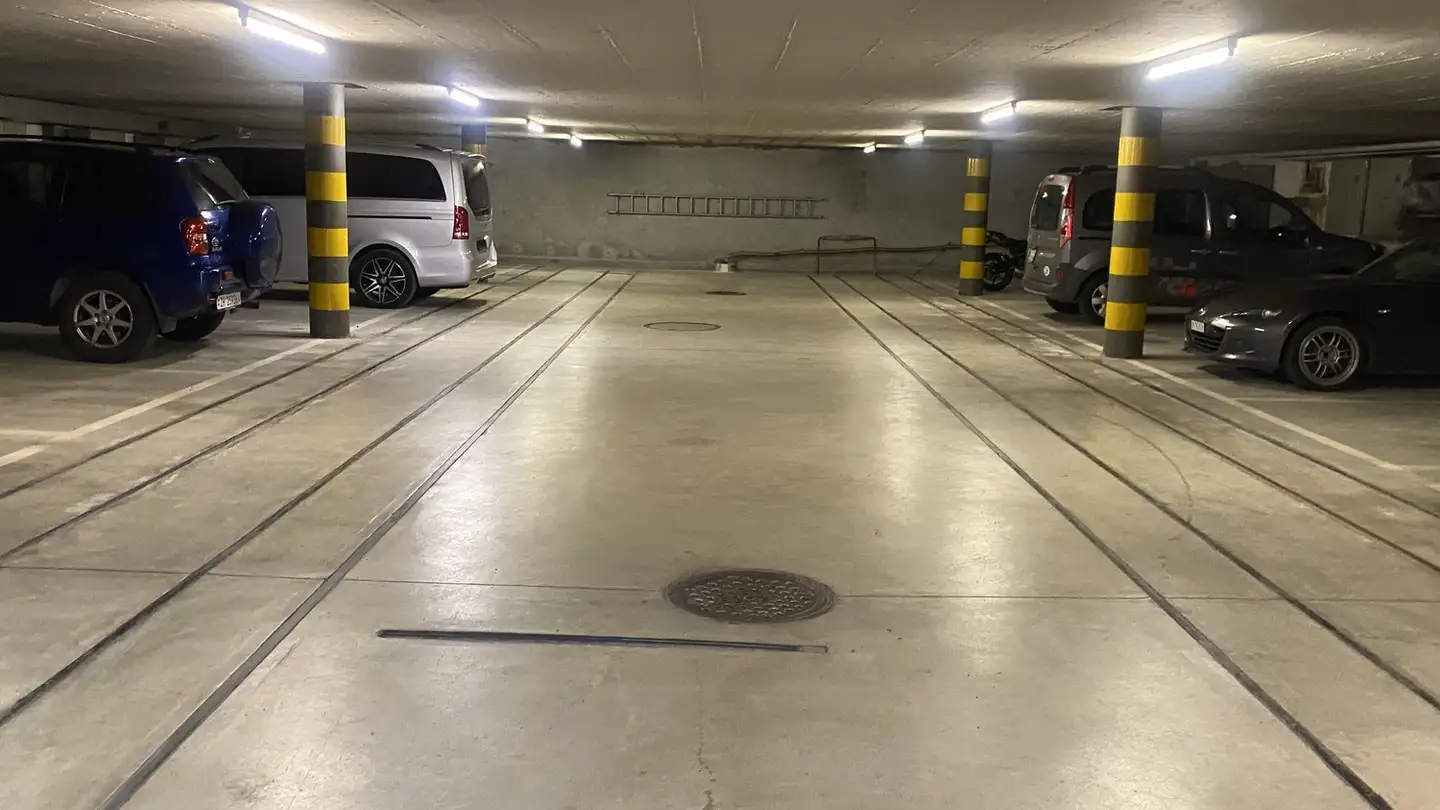 Single garage for rent - Weingartenstrasse 2, 8803 Rüschlikon