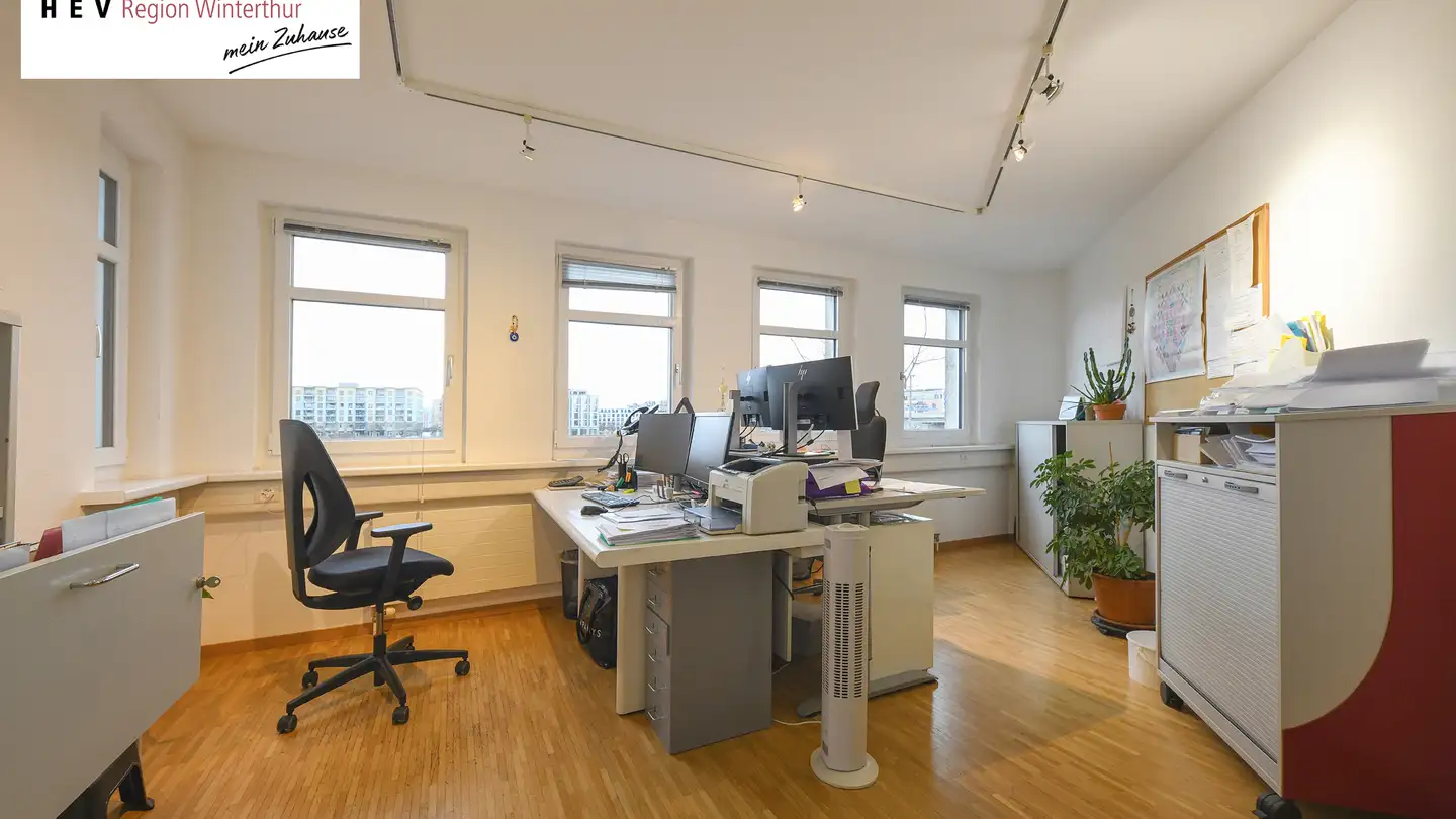 Edificio ad uso misto in vendita - Stäffelistrasse 8, 8409 Winterthur