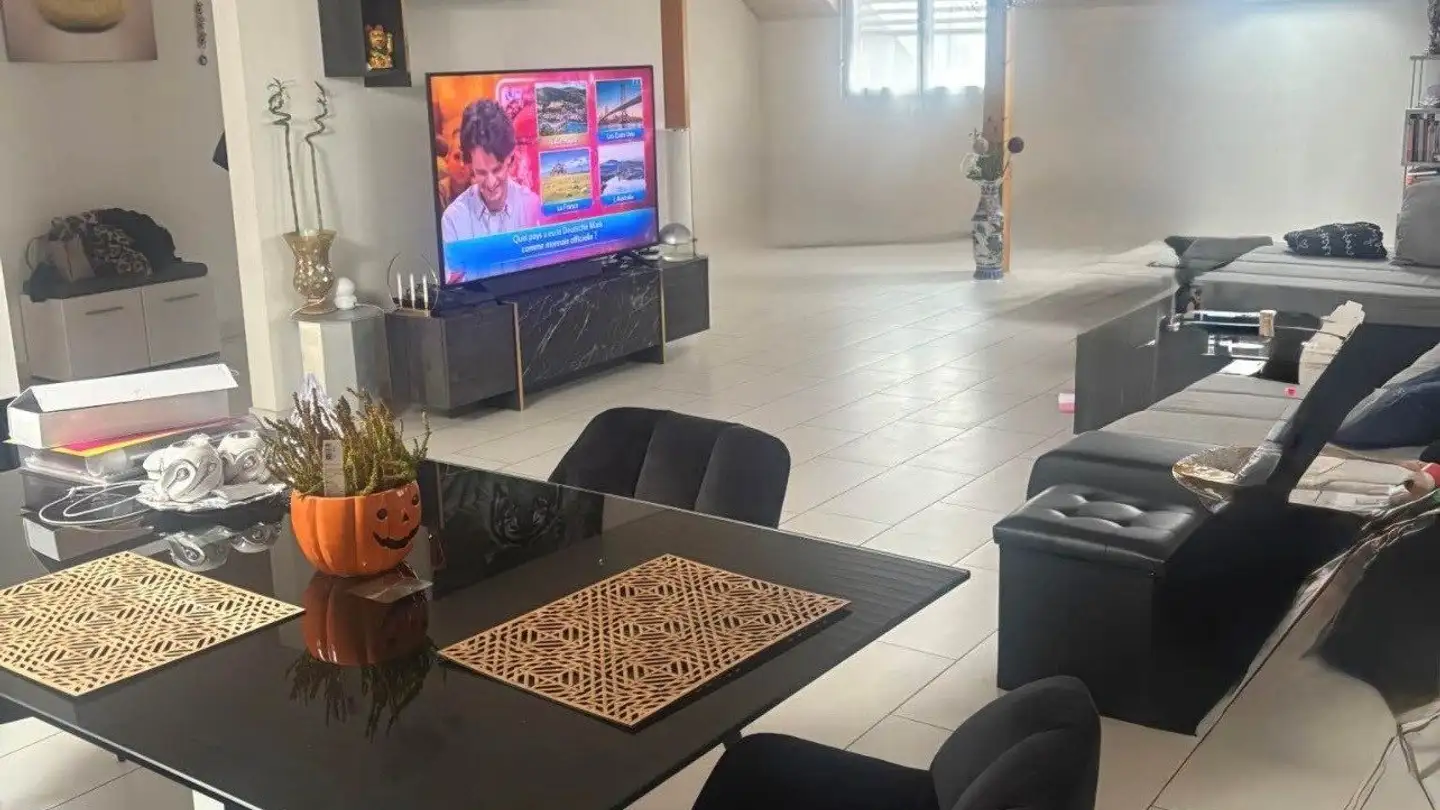 Apartment for rent - 1589 Chabrey - Photo 3