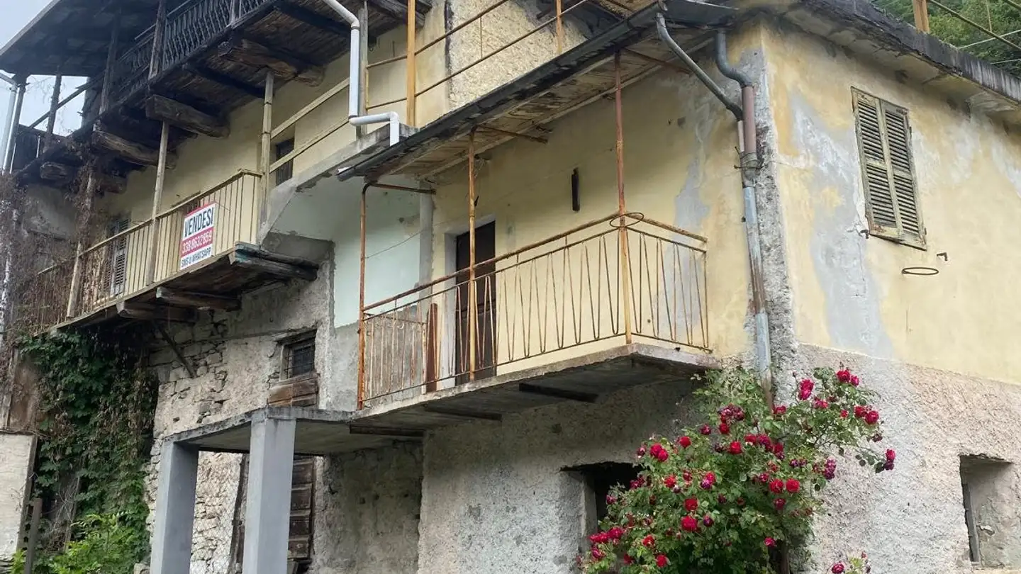 Single house for sale - 2884 Montenol