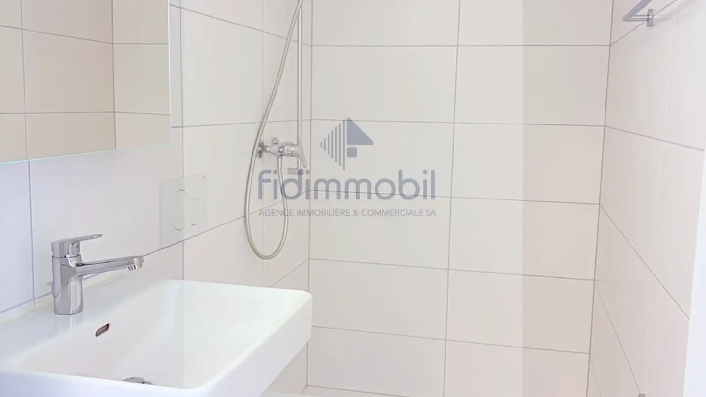 Apartment for rent - Rue Denis-De-Rougemont 8, 2000 Neuchâtel - Photo 4