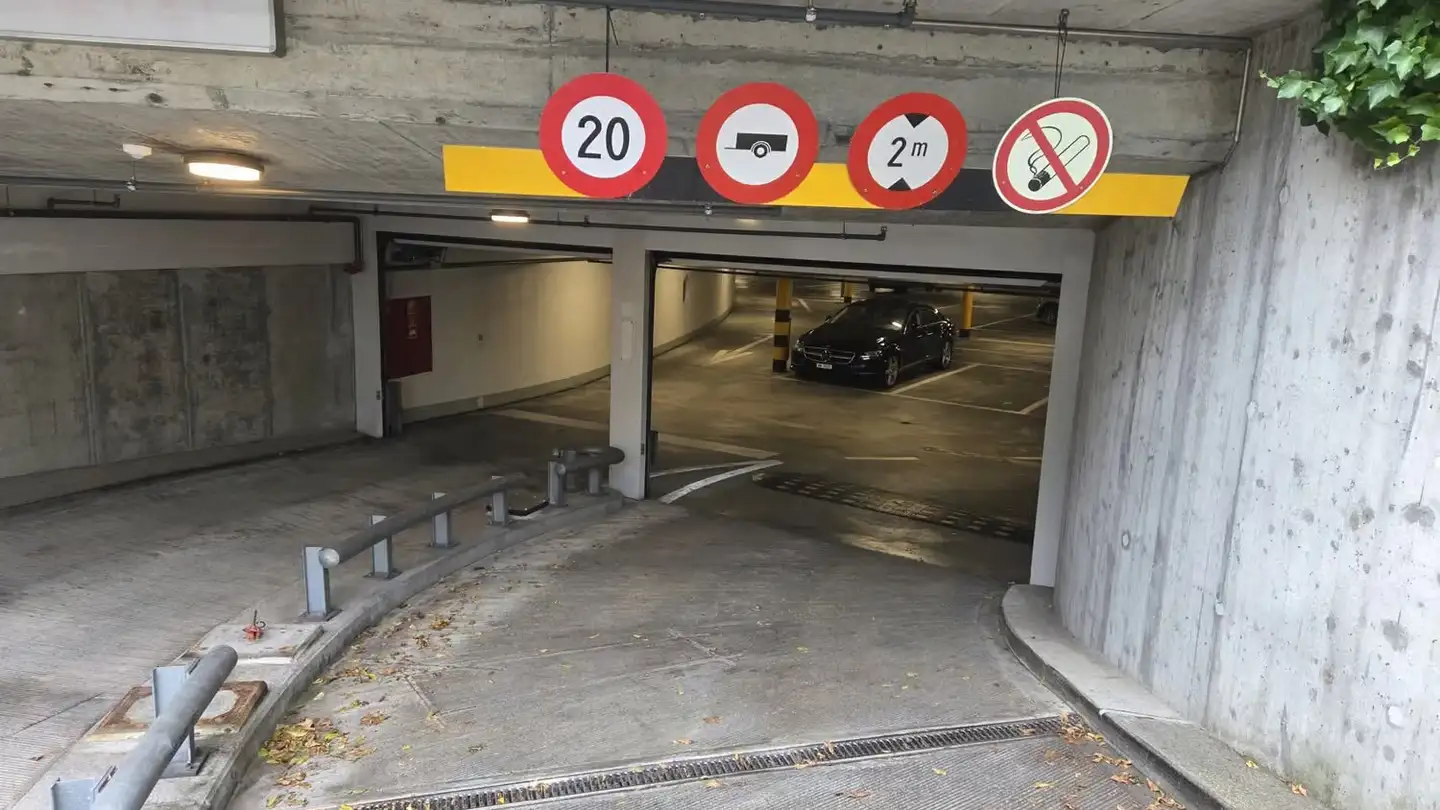 Place de parking souterraine à louer - Tellenmattstrasse 4, 6370 Stans - Photo 2