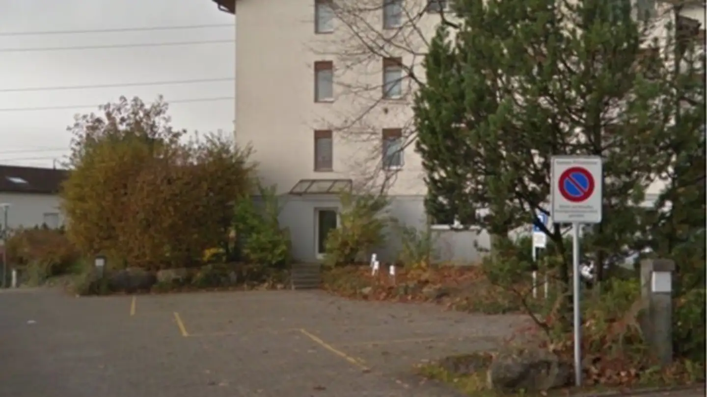 Parcheggio esterno in affitto - Rosengartenstrasse 20, 8716 Schmerikon