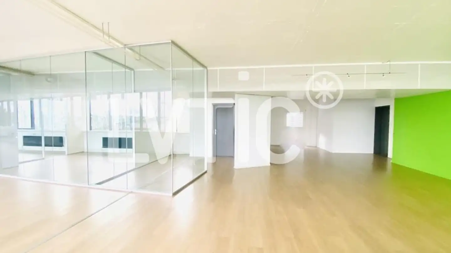 Mischgenutztes Gebäude mieten - 1023 Crissier