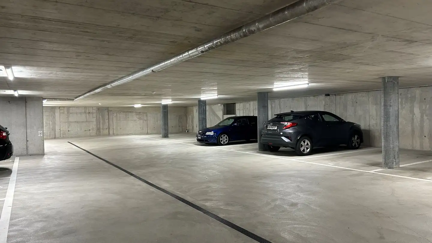 Parcheggio sotterraneo in affitto - Itzikerstrasse 18, 8627 Grüningen