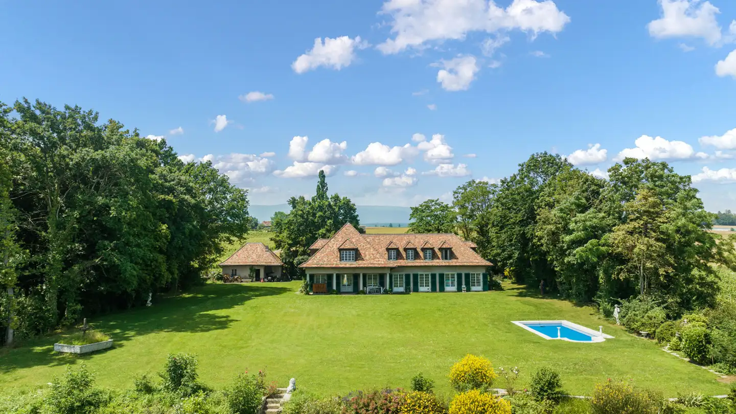 Single house for sale - 1163 Etoy