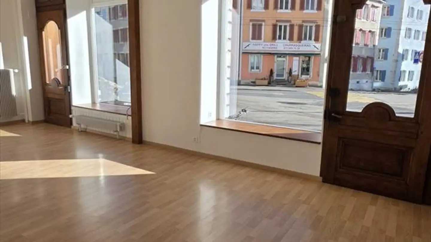 Gewerbe mieten - Rue De La Charrière 13, 2300 La Chaux-de-Fonds