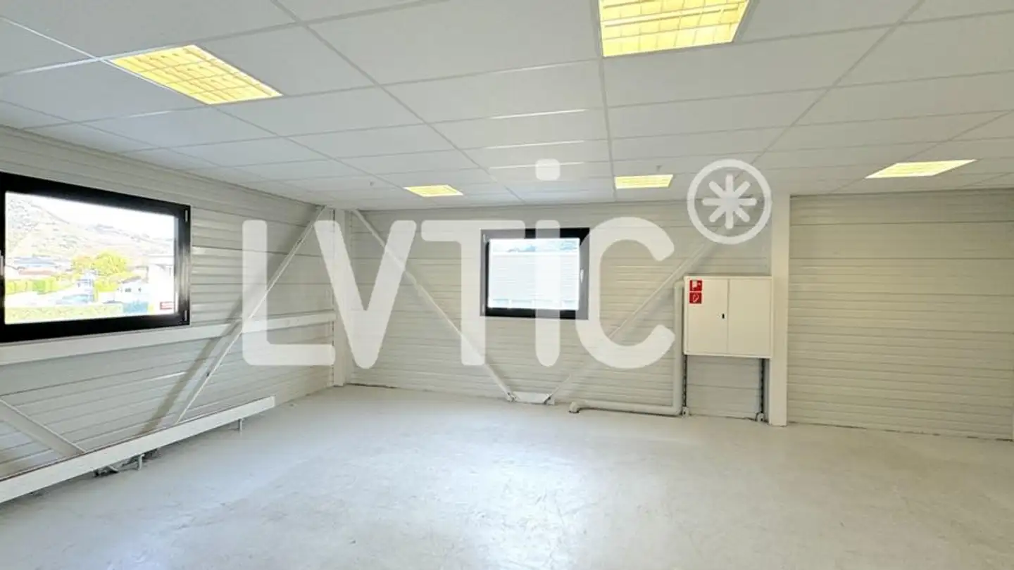 Immeuble mixte à louer - 1964 Conthey