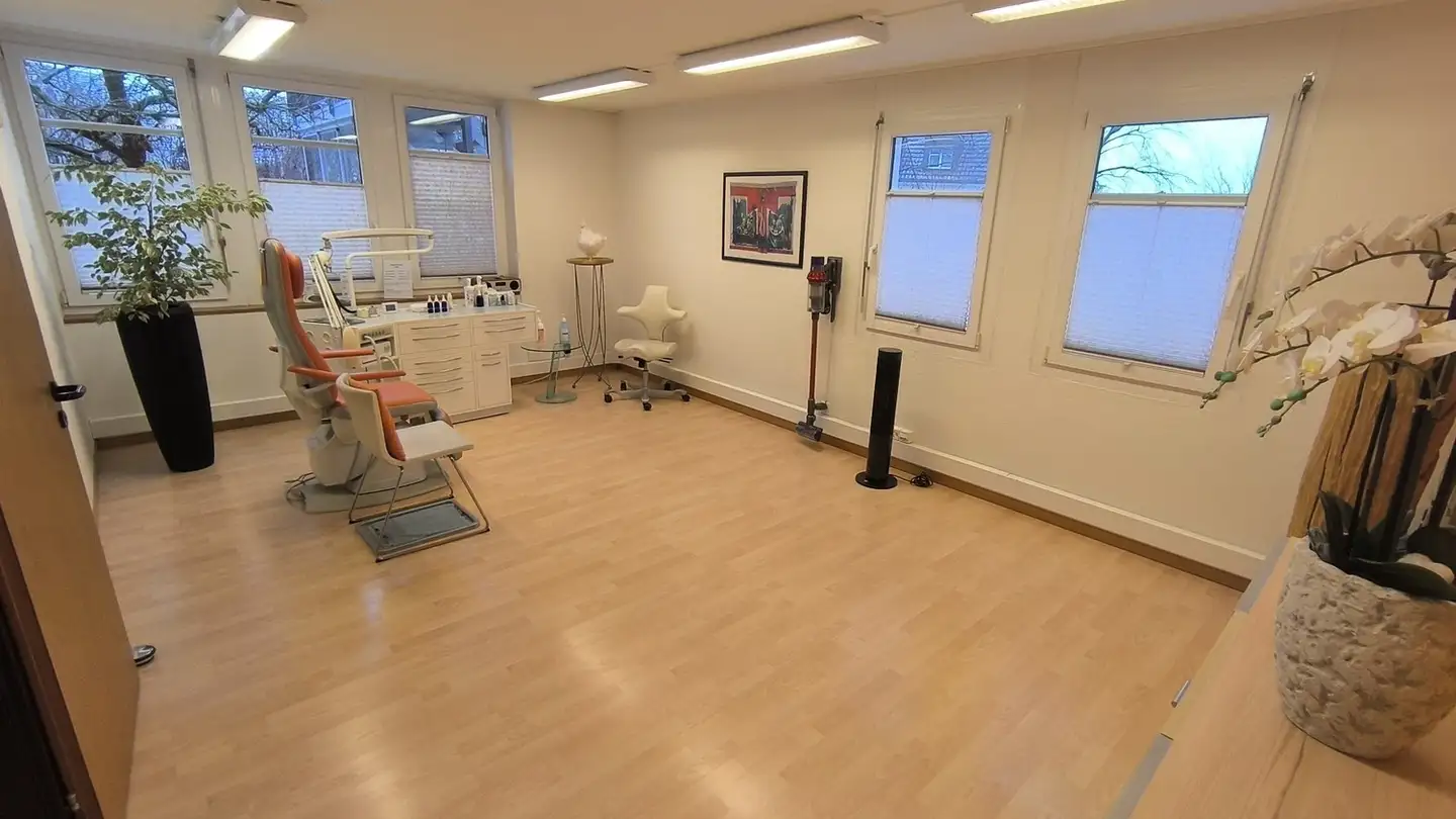 Gewerbe mieten - Chappelistrasse 5, 8604 Volketswil - Foto 2