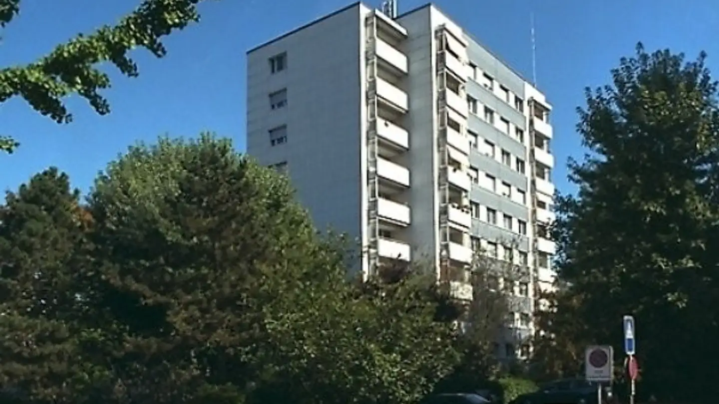 Tiefgaragenstellplatz mieten - Lindenstrasse 31, 4102 Binningen