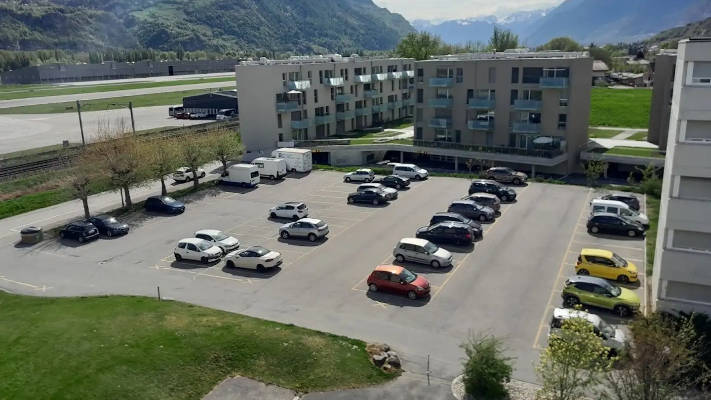 Place de parking extérieure à louer - Avenue Maurice-Troillet 123, 1950 Sion
