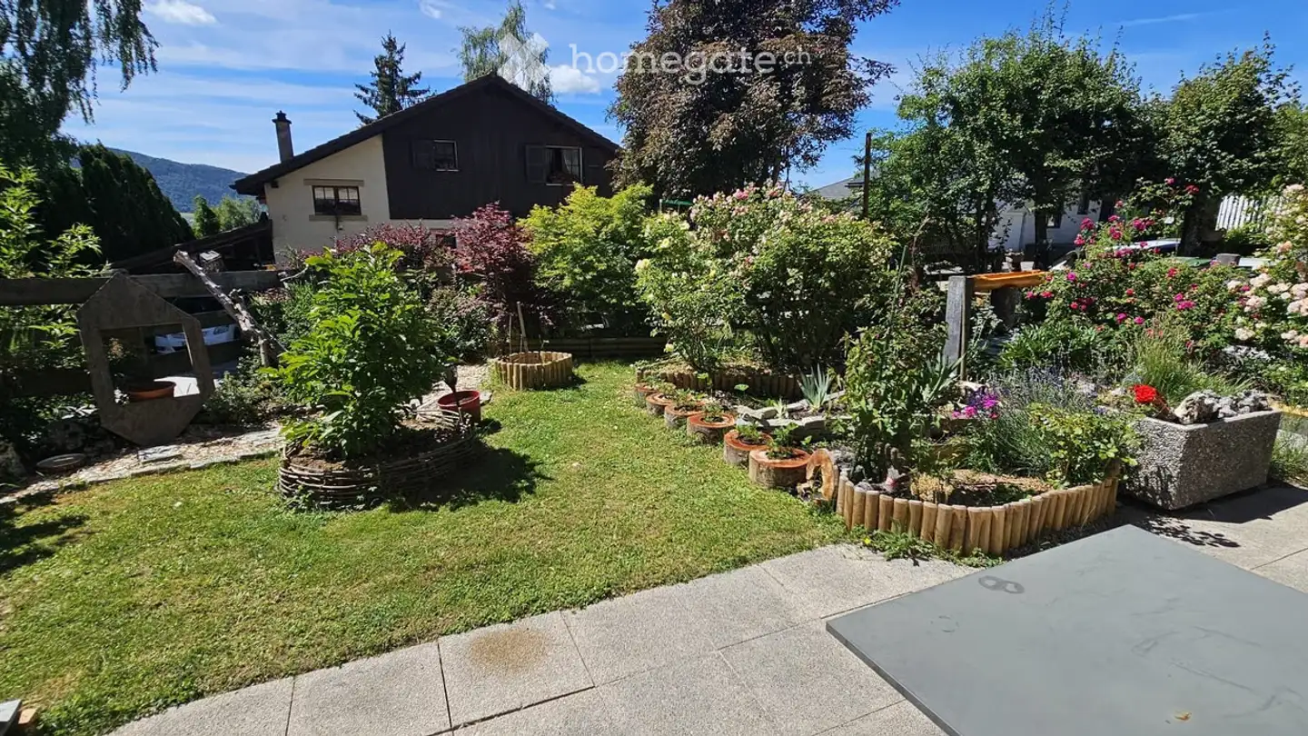 Appartement à louer - Routes Des Vieux-Prés, 2054 Chézard-St-Martin