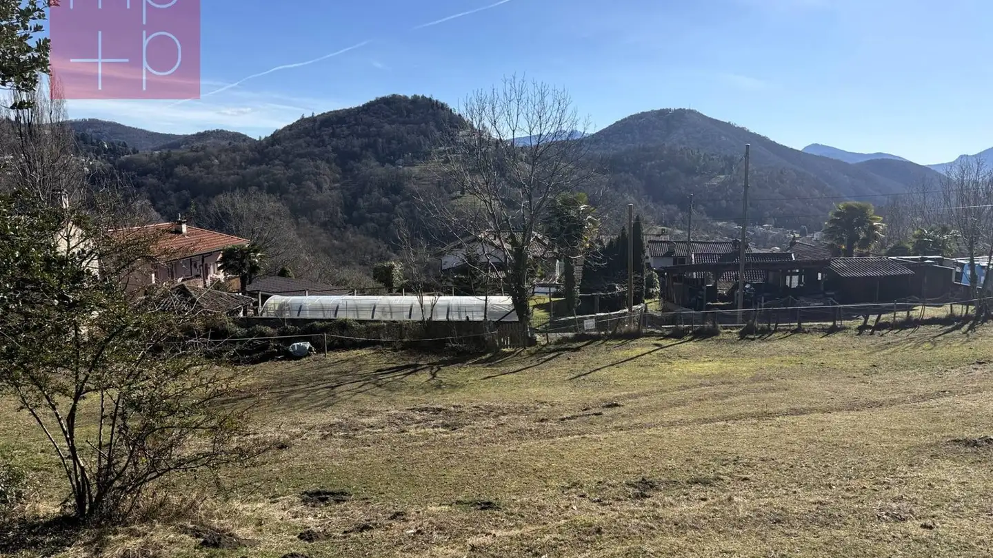 Terrain constructible à vendre - 6997 Sessa