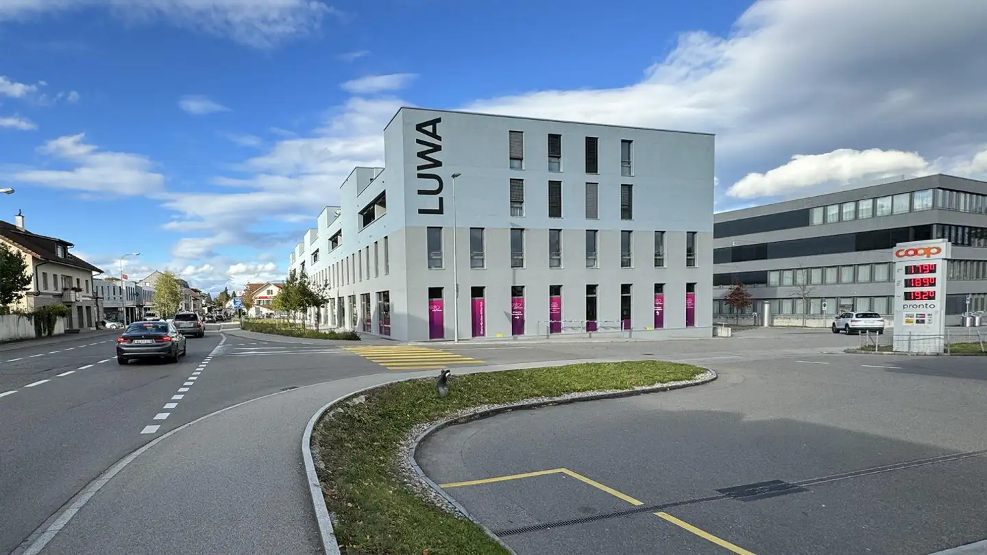 Commerciale in affitto - Luzernerstrasse 15a, 5630 Muri AG