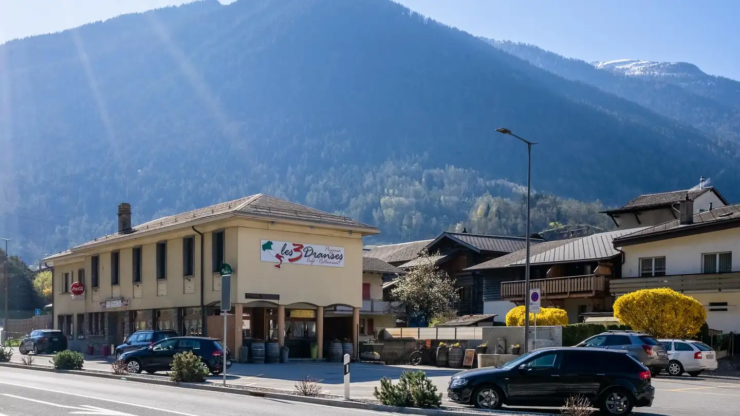 Hotel for sale - Route Du Grand Saint-Bernard 60, 1933 Sembrancher