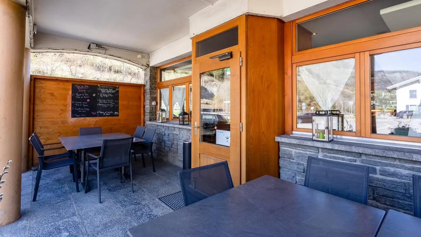 Hotel for sale - Route Du Grand Saint-Bernard 60, 1933 Sembrancher - Photo 2