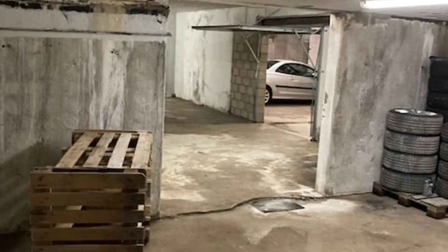 Garage doppio in affitto - Au Ruz Baron 143, 2046 Fontaines NE - Photo 2