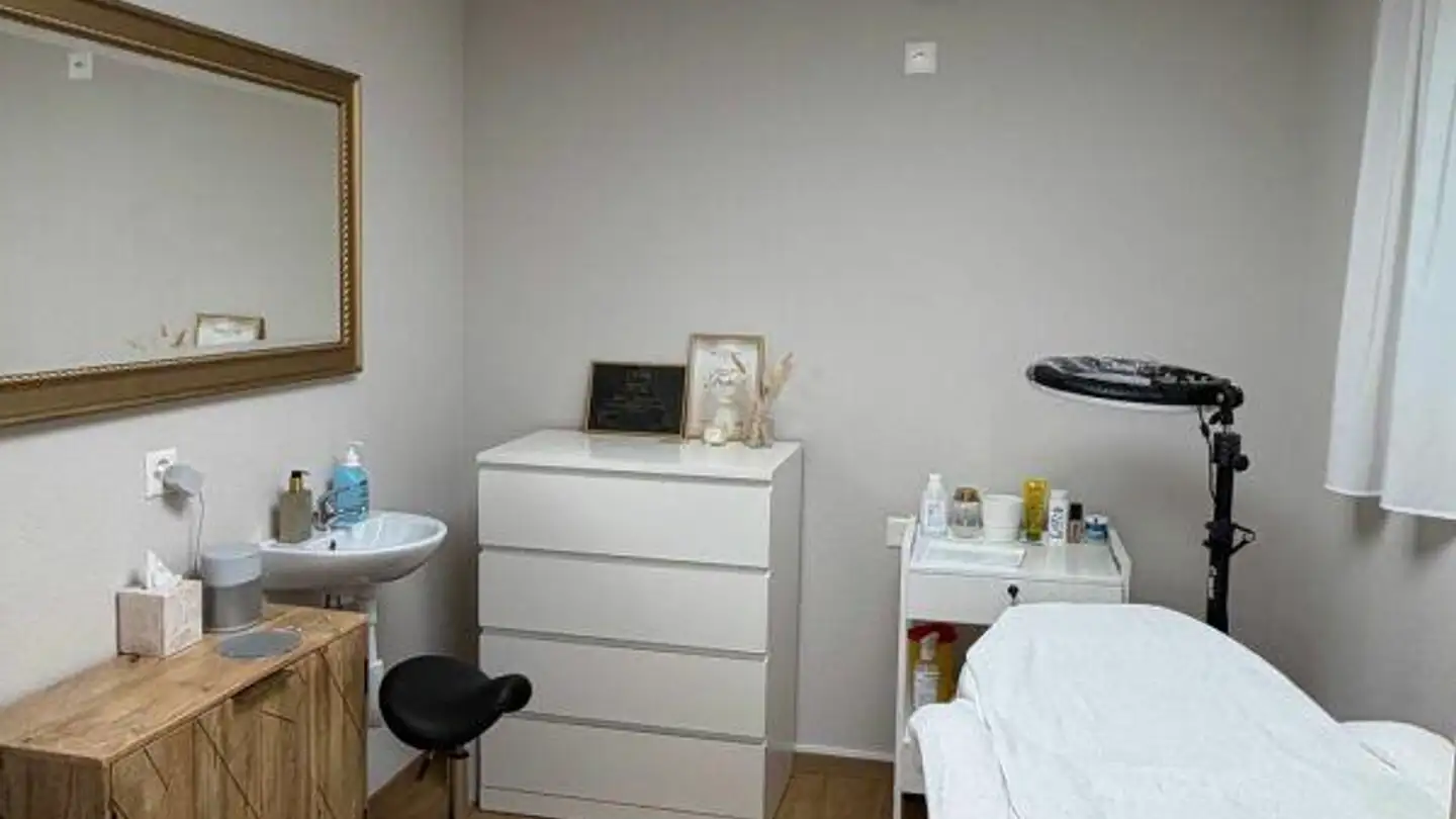 Bürofläche mieten - Dorfstrasse 45, 8630 Rüti ZH - Foto 2