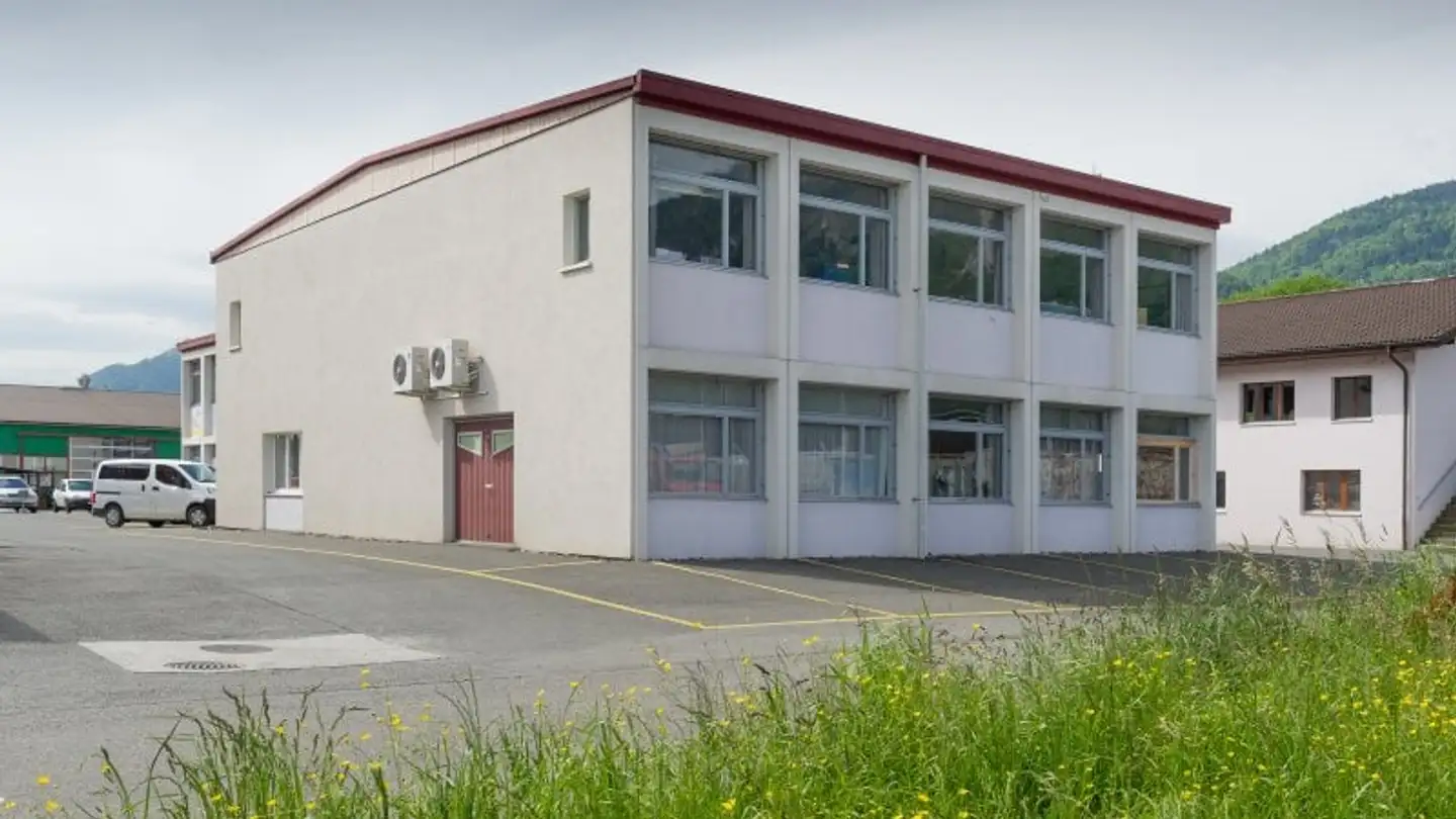 Magasin à louer - Zone Industrielle Bovéry 52, 1868 Collombey