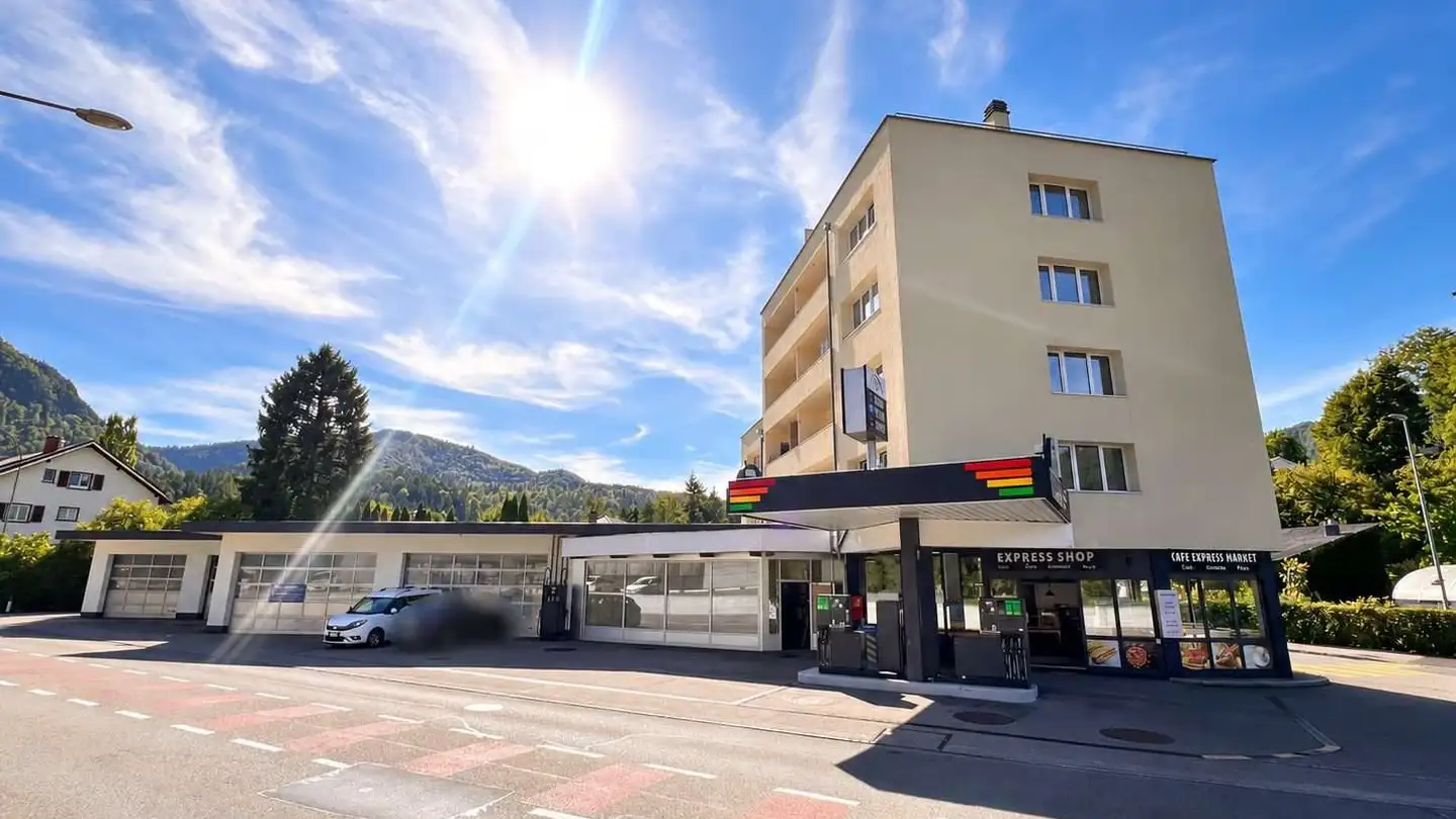 Commercial for rent - 2740 Moutier