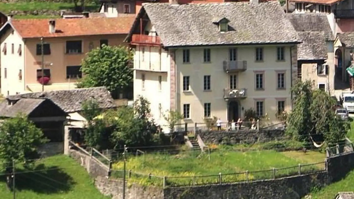 Castle for sale - 6683 Cerentino