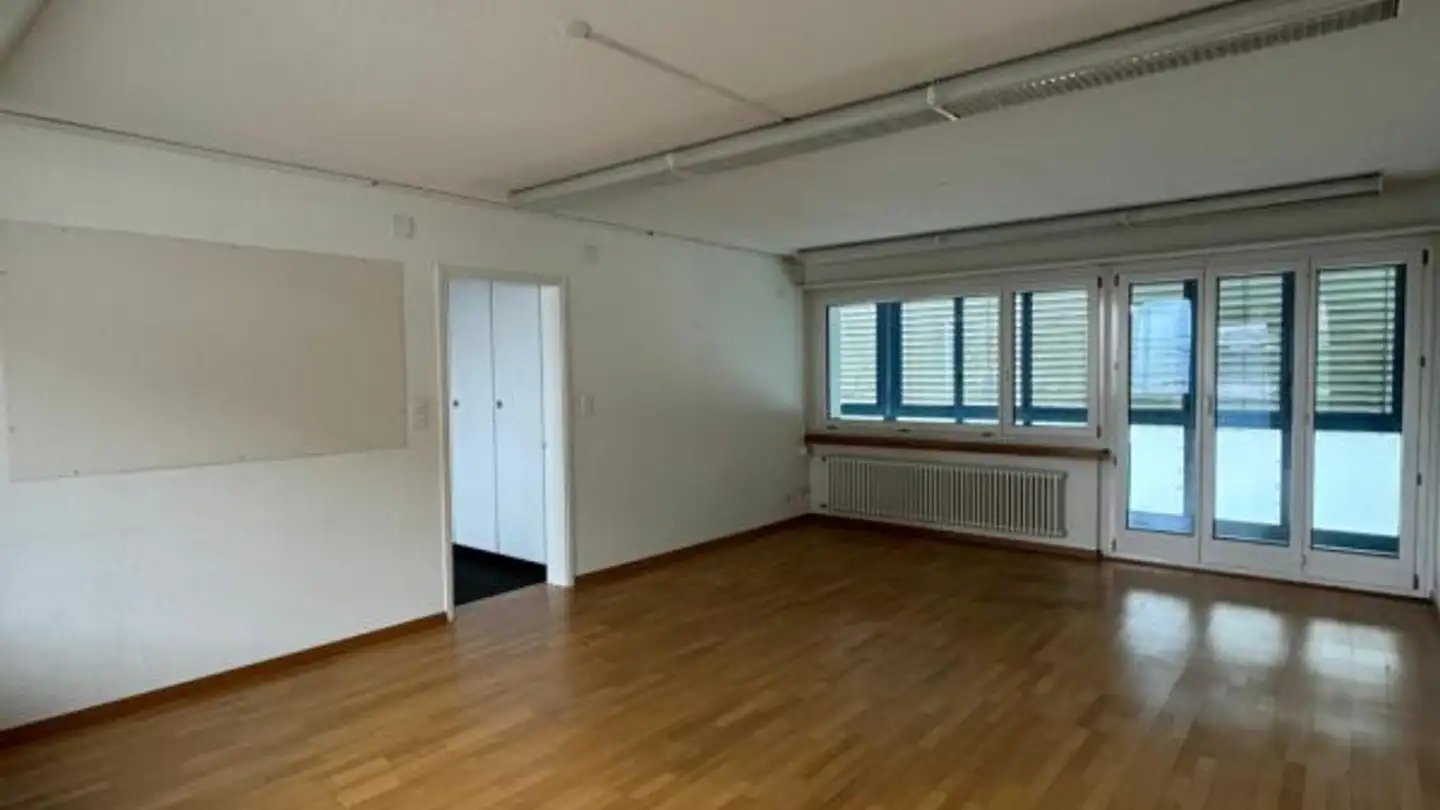 Gewerbe mieten - Rapperswilerstrasse 41, 8620 Wetzikon ZH - Foto 4