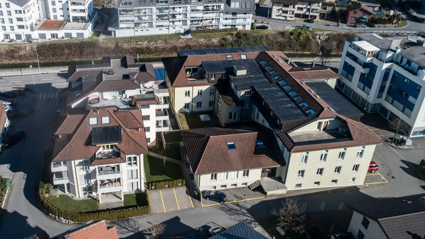 Mixed-use building for rent - Wägitalstrasse 22, 8854 Siebnen