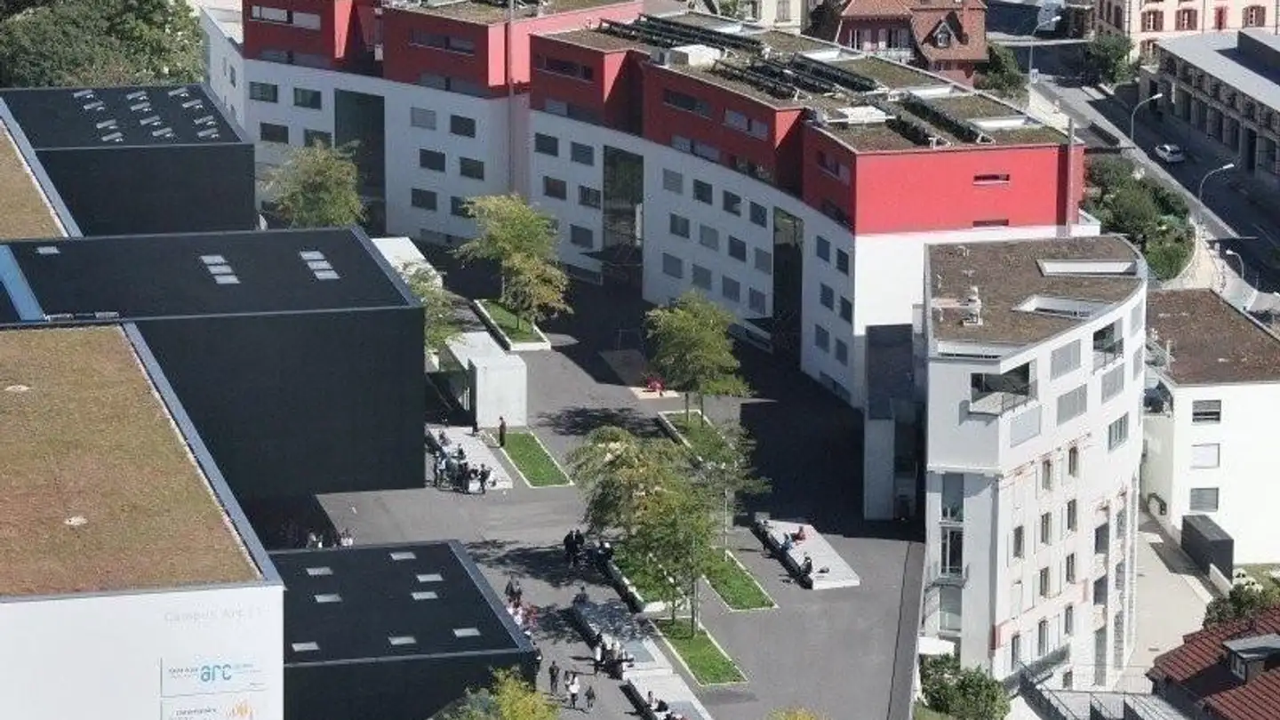 Place de parking souterraine à louer - Espace De L'europe 21, 2000 Neuchâtel - Photo 3