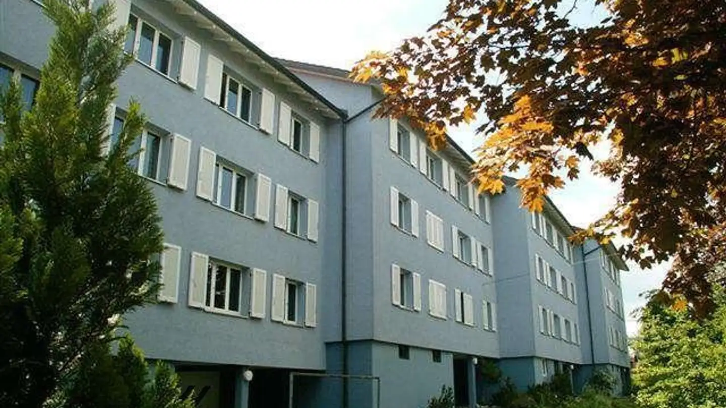 Überdachter Motorradparkplatz mieten - Wehntalerstrasse 223, 8057 Zürich