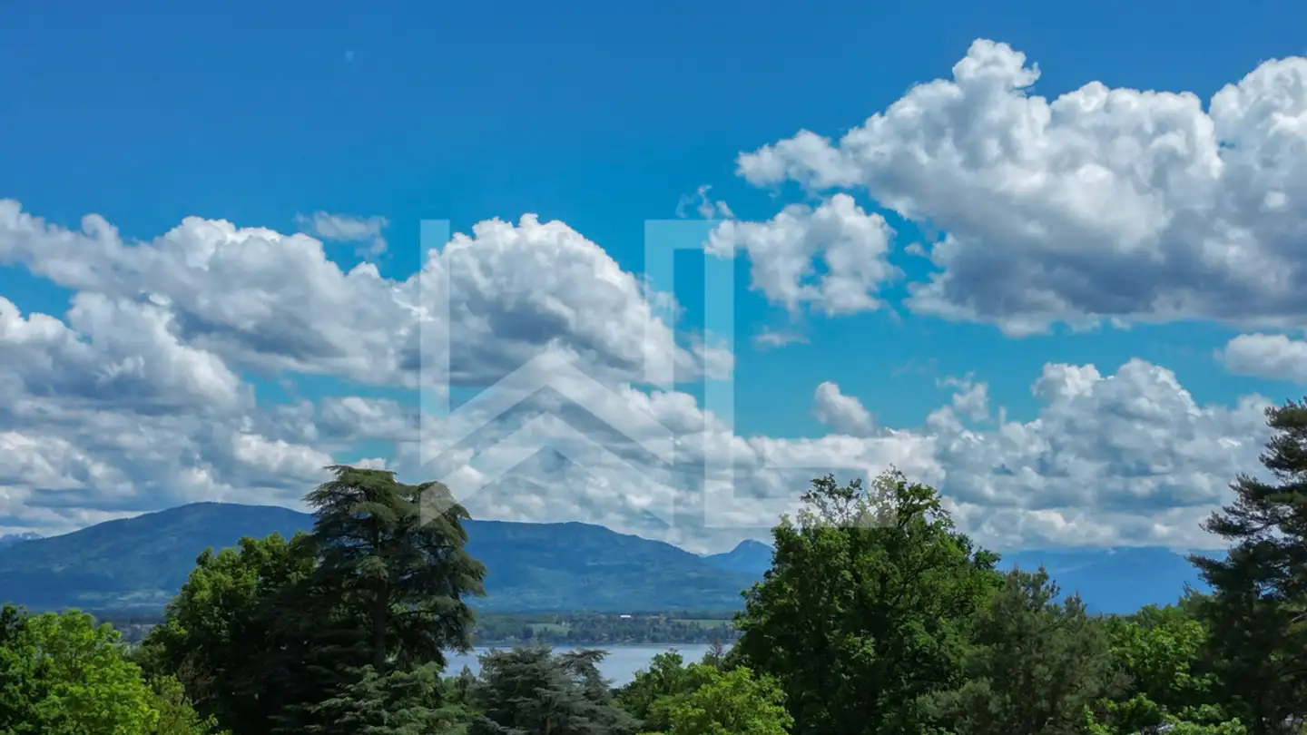 Villa for sale - 1295 Mies