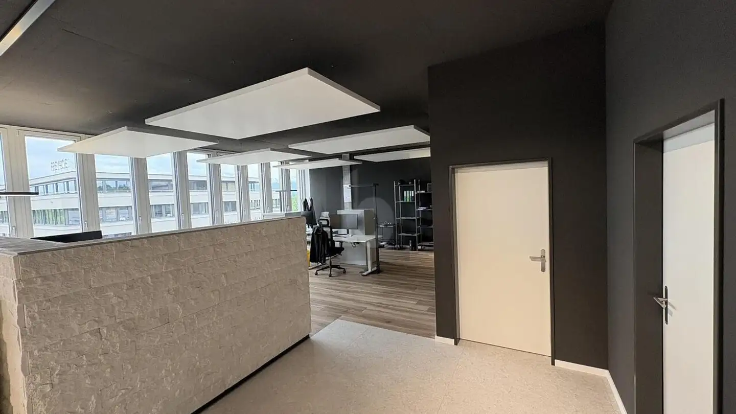 Office space for rent - 6023 Rothenburg - Photo 3