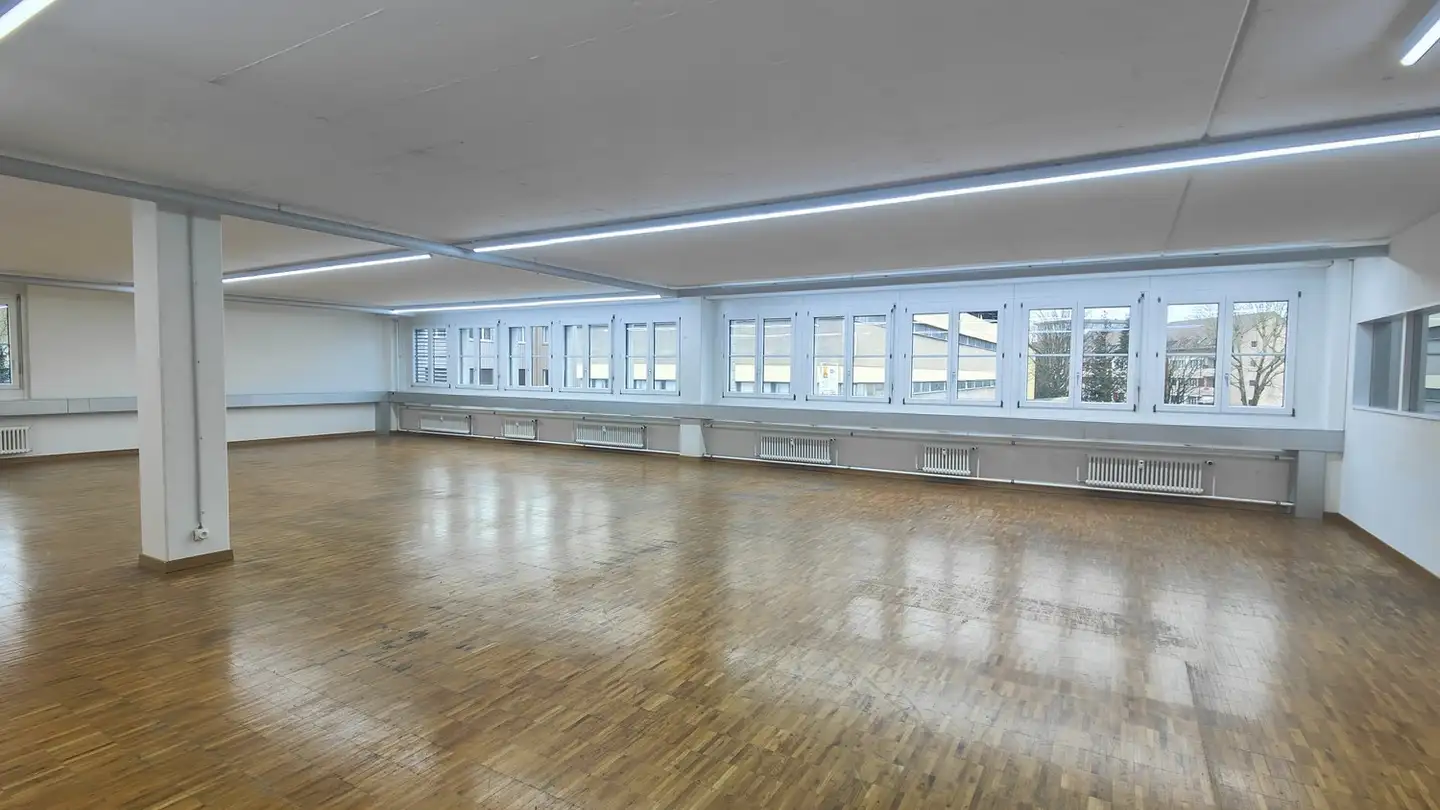 Commercial à louer - Looslistrasse 15, 3027 Bern