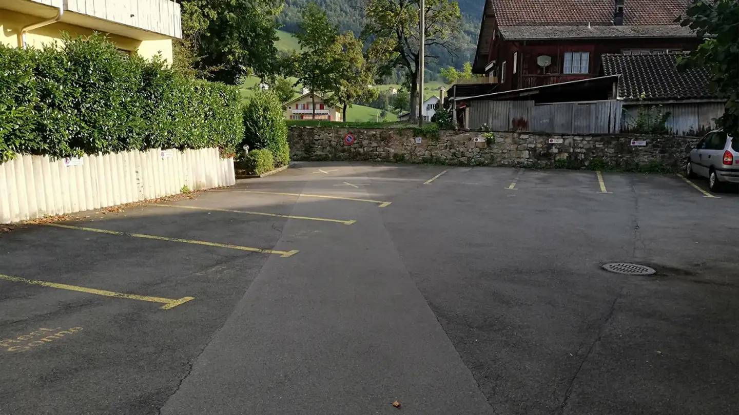 Outdoor parking space for rent - Brünigstrasse 8, 6055 Alpnach Dorf